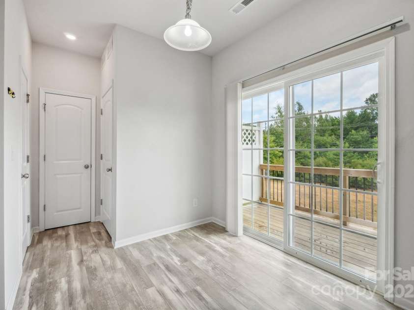 7011 Jane Parks Way, Charlotte, NC 28217.  MLS# CAR4217186, YatesRealty ID 15815. 