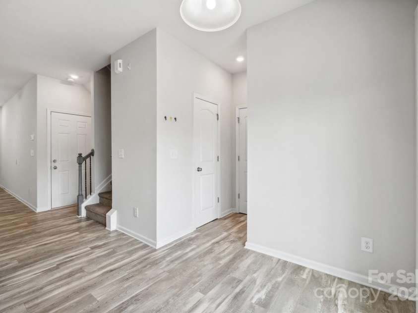 7011 Jane Parks Way, Charlotte, NC 28217.  MLS# CAR4217186, YatesRealty ID 15815. 