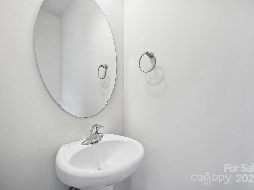 7011 Jane Parks Way, Charlotte, NC 28217.  MLS# CAR4217186, YatesRealty ID 15815. 