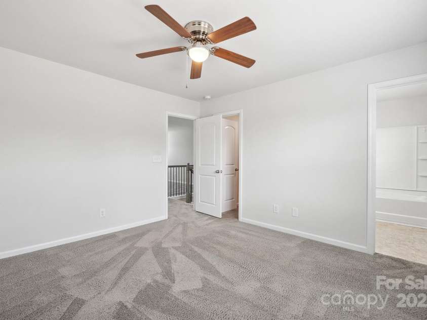 7011 Jane Parks Way, Charlotte, NC 28217.  MLS# CAR4217186, YatesRealty ID 15815. 
