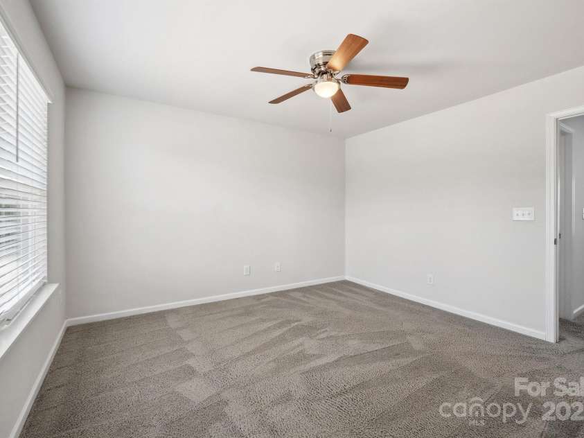 7011 Jane Parks Way, Charlotte, NC 28217.  MLS# CAR4217186, YatesRealty ID 15815. 