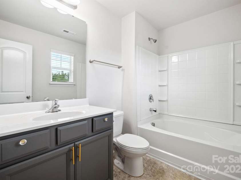 7011 Jane Parks Way, Charlotte, NC 28217.  MLS# CAR4217186, YatesRealty ID 15815. 