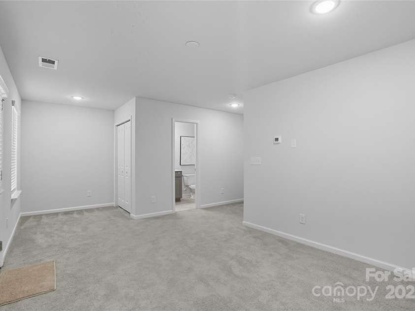 7011 Jane Parks Way, Charlotte, NC 28217.  MLS# CAR4309126, YatesRealty ID 15815. Basement Bedroom / Flex Space