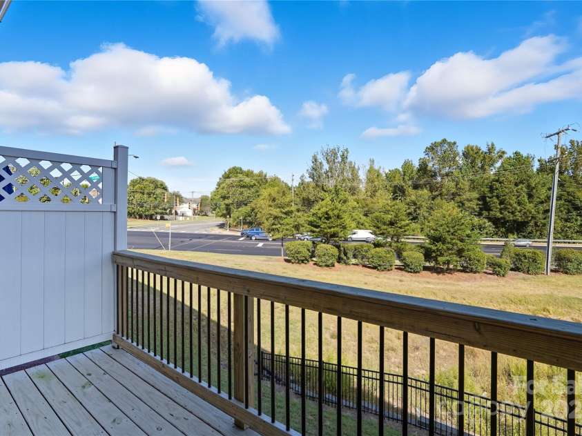 7011 Jane Parks Way, Charlotte, NC 28217.  MLS# CAR4309126, YatesRealty ID 15815. Deck / Balcony
