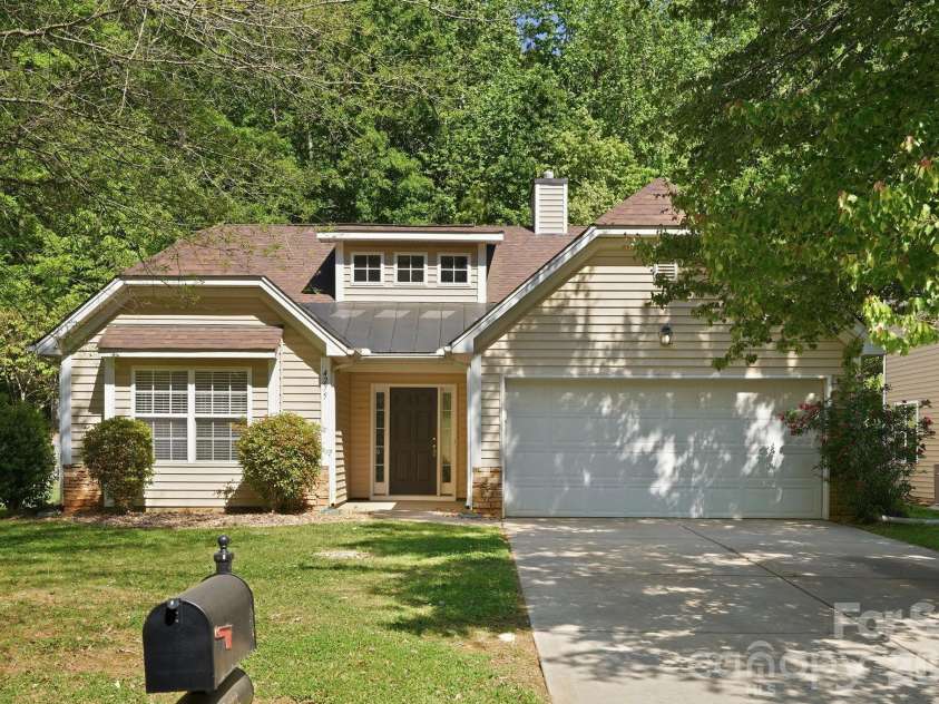 4275 Wiregrass Road, Fort Mill, SC 29707.  MLS# CAR4368754, YatesRealty ID 15816. 