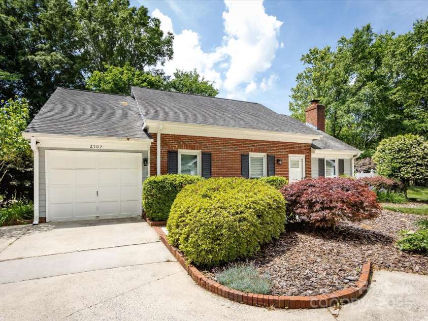 2502 Breuster Drive, Charlotte, NC 28210.  MLS# CAR4252754, YatesRealty ID 15818. 