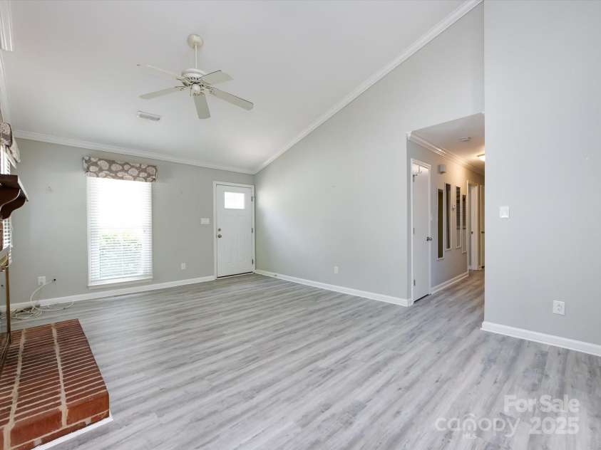 2502 Breuster Drive, Charlotte, NC 28210.  MLS# CAR4252754, YatesRealty ID 15818. 