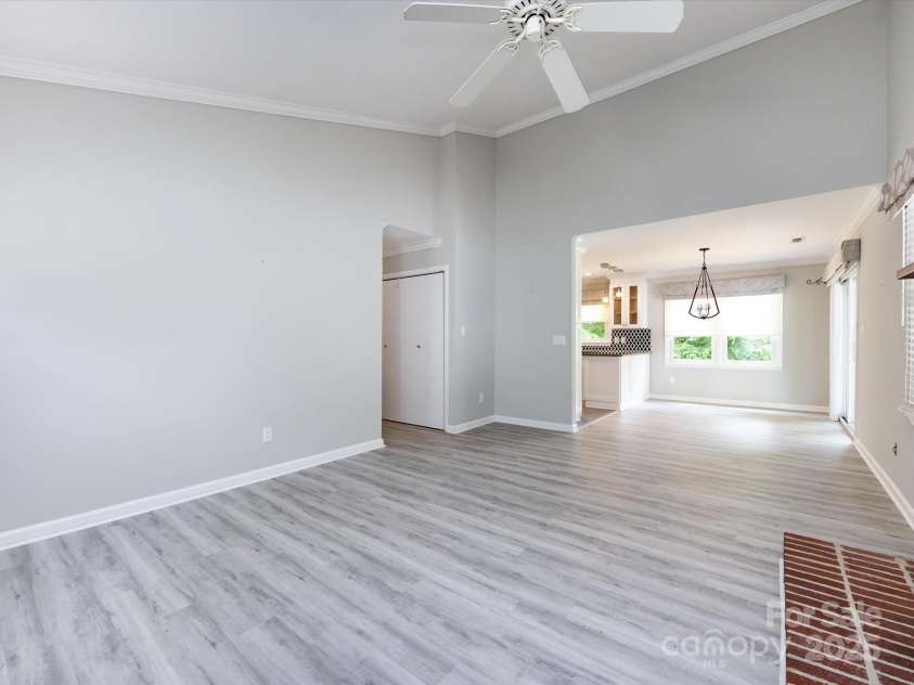 2502 Breuster Drive, Charlotte, NC 28210.  MLS# CAR4252754, YatesRealty ID 15818. 