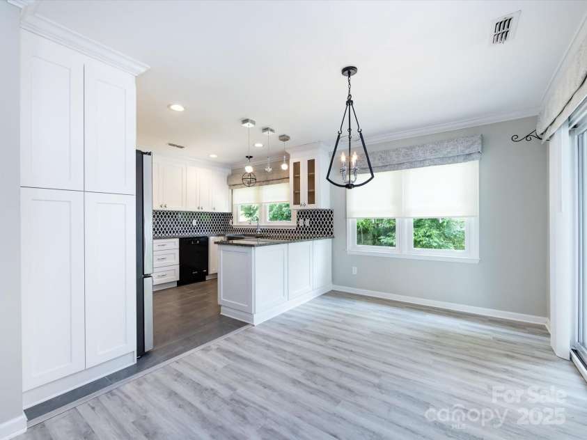 2502 Breuster Drive, Charlotte, NC 28210.  MLS# CAR4252754, YatesRealty ID 15818. 