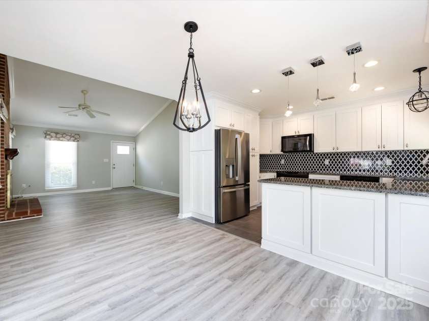 2502 Breuster Drive, Charlotte, NC 28210.  MLS# CAR4252754, YatesRealty ID 15818. 