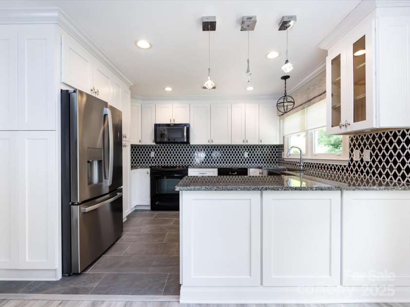 2502 Breuster Drive, Charlotte, NC 28210.  MLS# CAR4252754, YatesRealty ID 15818. 