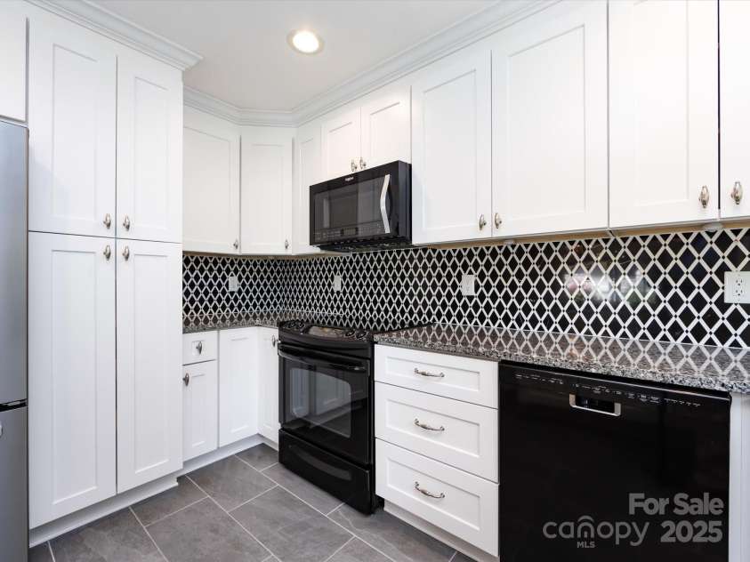 2502 Breuster Drive, Charlotte, NC 28210.  MLS# CAR4252754, YatesRealty ID 15818. 