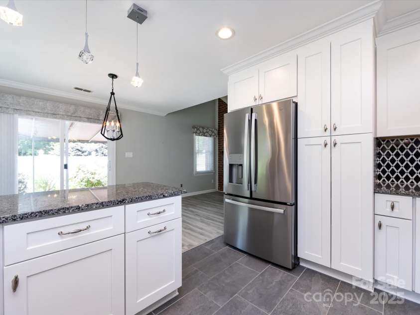 2502 Breuster Drive, Charlotte, NC 28210.  MLS# CAR4252754, YatesRealty ID 15818. 