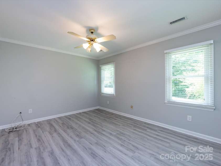 2502 Breuster Drive, Charlotte, NC 28210.  MLS# CAR4252754, YatesRealty ID 15818. 