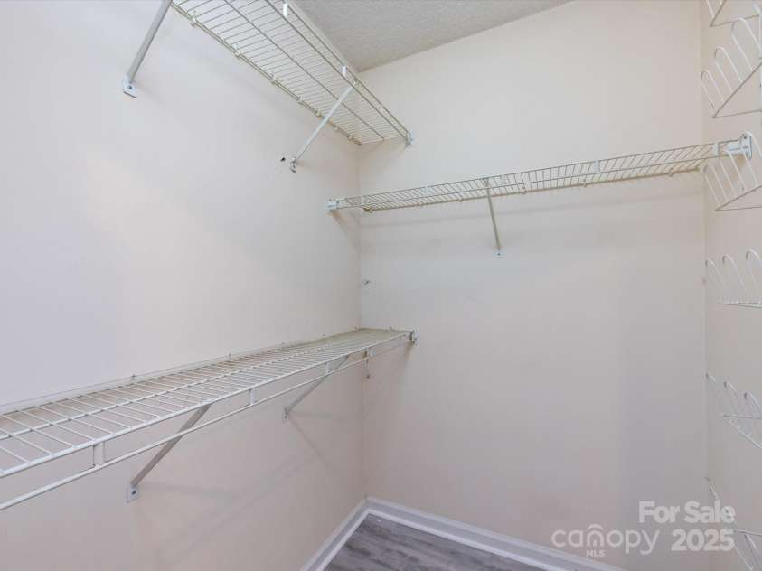 2502 Breuster Drive, Charlotte, NC 28210.  MLS# CAR4252754, YatesRealty ID 15818. 