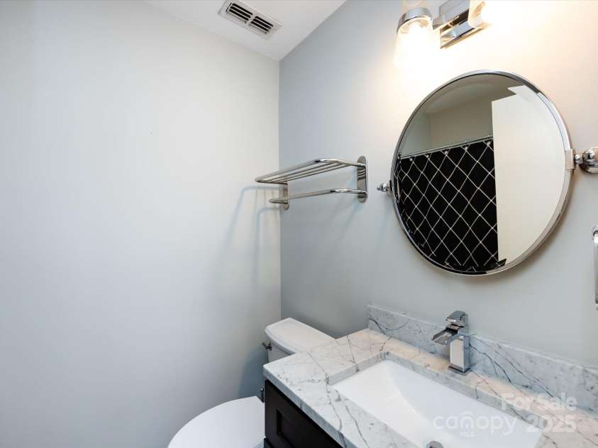 2502 Breuster Drive, Charlotte, NC 28210.  MLS# CAR4252754, YatesRealty ID 15818. 