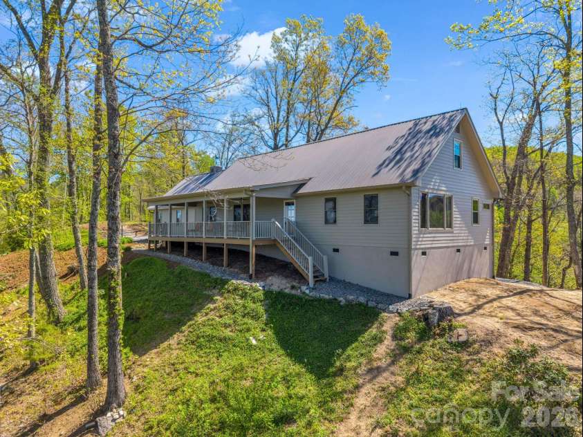 200 Granite Bridge Court, Black Mountain, NC 28711.  MLS# CAR4357165, YatesRealty ID 15819. 