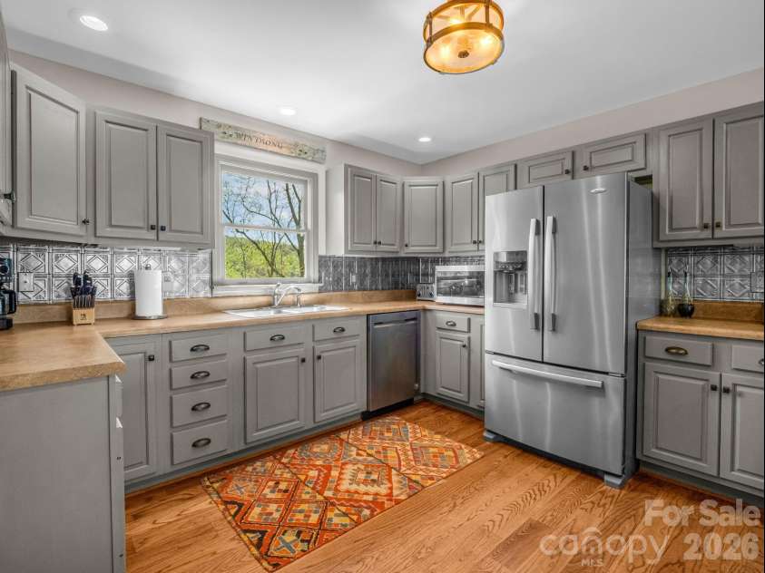 200 Granite Bridge Court, Black Mountain, NC 28711.  MLS# CAR4357165, YatesRealty ID 15819. 