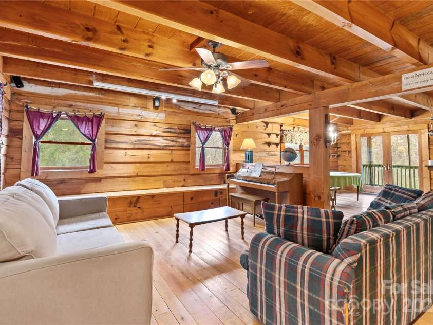 902 Coldwater Court, Concord, NC 28025.  MLS# CAR4165163, YatesRealty ID 1582. Both Cozy and Spacious!