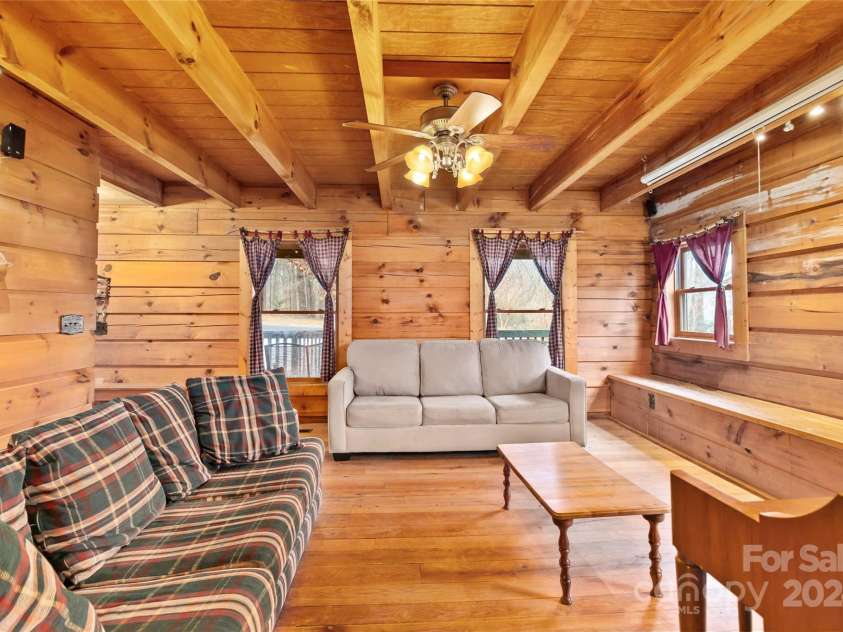 902 Coldwater Court, Concord, NC 28025.  MLS# CAR4165163, YatesRealty ID 1582. Both Cozy and Spacious!