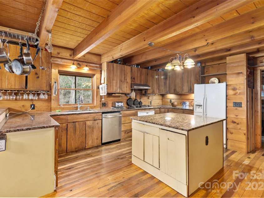 902 Coldwater Court, Concord, NC 28025.  MLS# CAR4165163, YatesRealty ID 1582. Granite Counters and Hand Crafted Cabinets