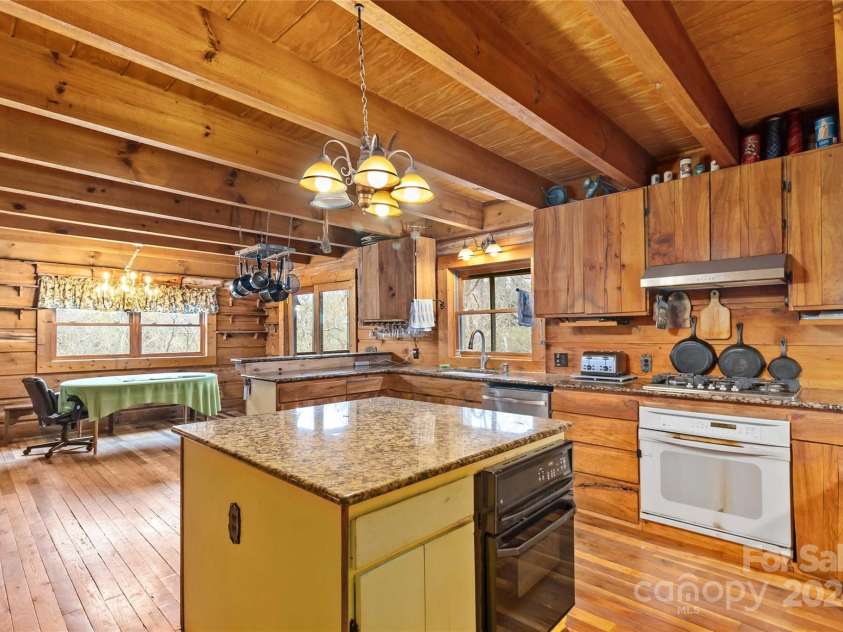 902 Coldwater Court, Concord, NC 28025.  MLS# CAR4165163, YatesRealty ID 1582. Kitchen Has So Much Storage Space