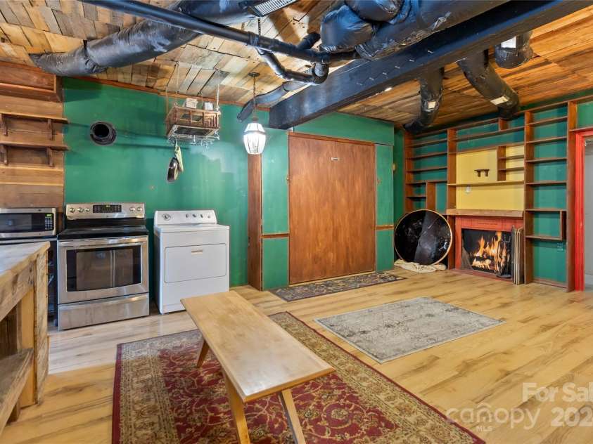 902 Coldwater Court, Concord, NC 28025.  MLS# CAR4165163, YatesRealty ID 1582. Large Basement Space Great for In-Law Suite Game Room