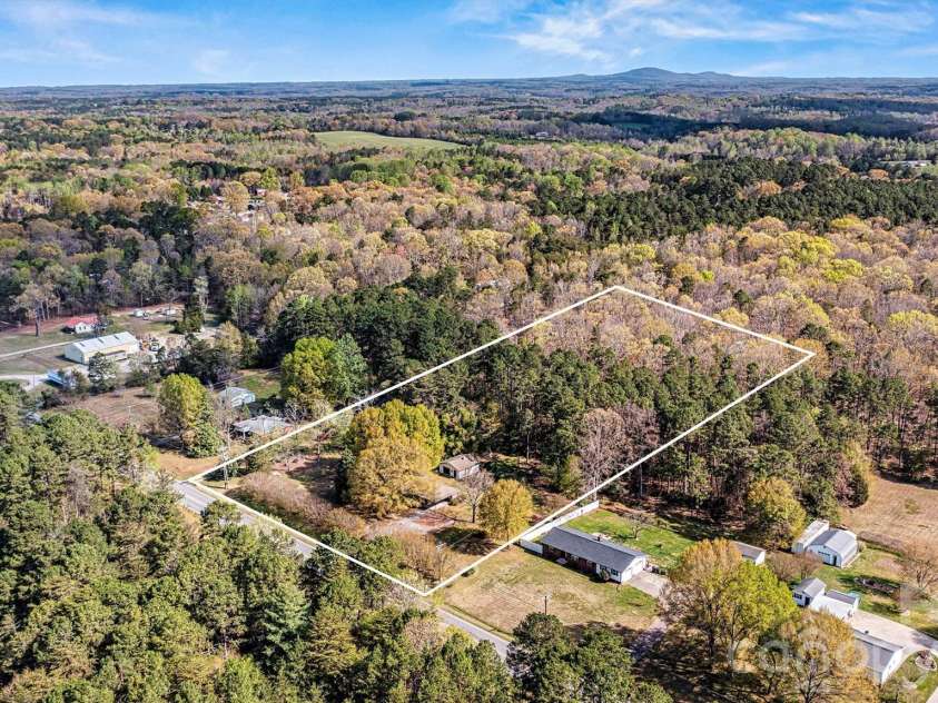 5329 Highway 27 Highway, Iron Station, NC 28080.  MLS# CAR4363221, YatesRealty ID 15820. 1.76 acres