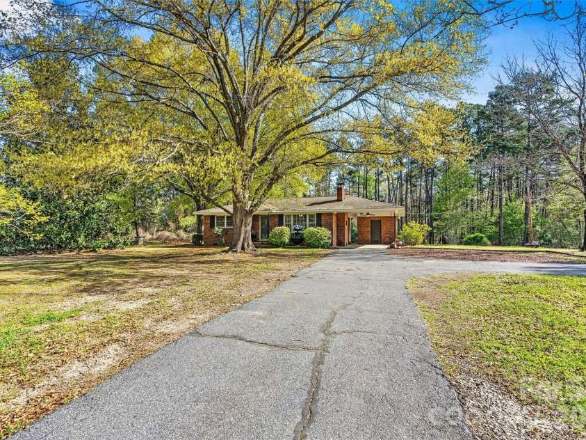 5329 Highway 27 Highway, Iron Station, NC 28080.  MLS# CAR4363221, YatesRealty ID 15820. 