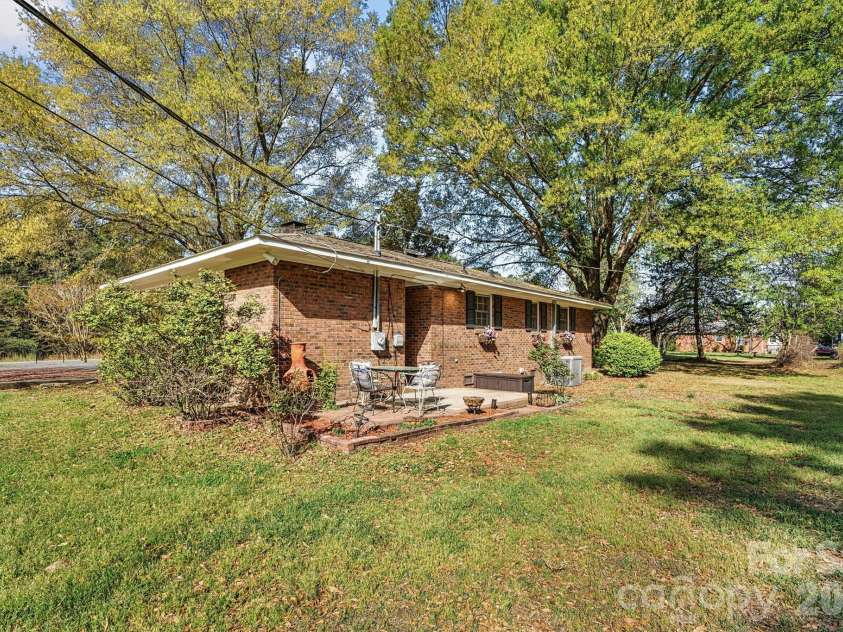 5329 Highway 27 Highway, Iron Station, NC 28080.  MLS# CAR4363221, YatesRealty ID 15820. 