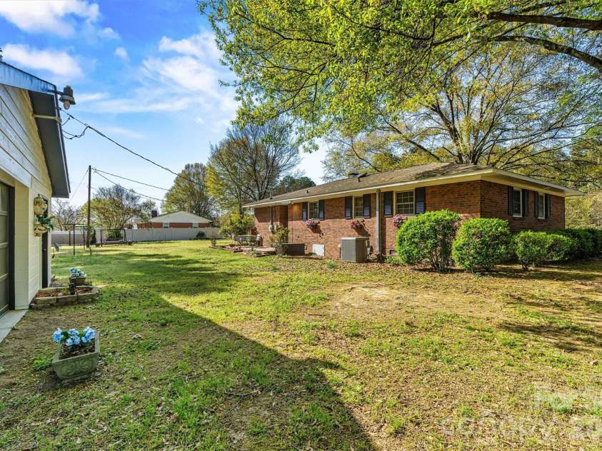 5329 Highway 27 Highway, Iron Station, NC 28080.  MLS# CAR4363221, YatesRealty ID 15820. 