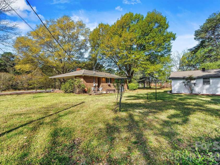 5329 Highway 27 Highway, Iron Station, NC 28080.  MLS# CAR4363221, YatesRealty ID 15820. 