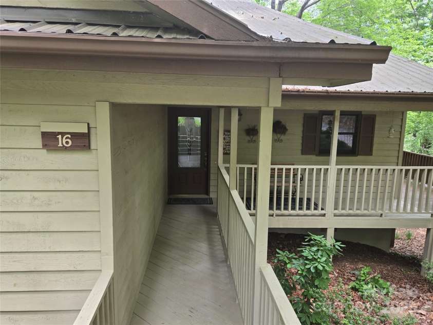 105 Bent Creek Boulevard, Lake Lure, NC 28746.  MLS# CAR4263345, YatesRealty ID 15821. 