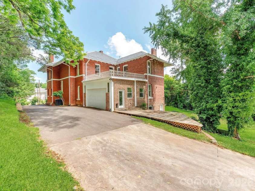 128 End Street, Chester, SC 29706.  MLS# CAR4374253, YatesRealty ID 15821. 