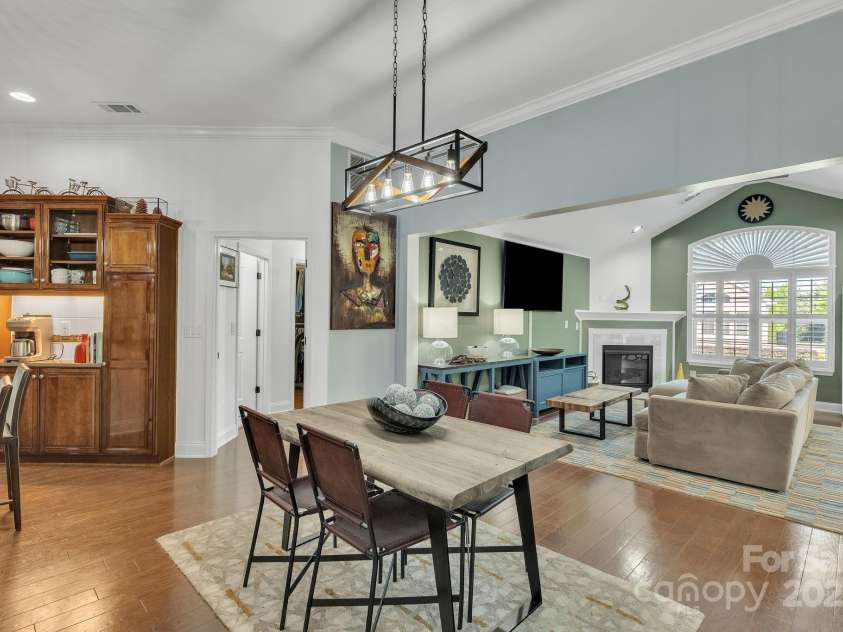 1328 Somersby Circle, Gastonia, NC 28054.  MLS# CAR4255808, YatesRealty ID 15822. 