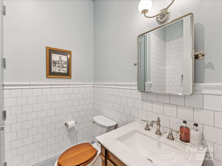 1614 Brook Road, Charlotte, NC 28205.  MLS# CAR4250805, YatesRealty ID 15823. 