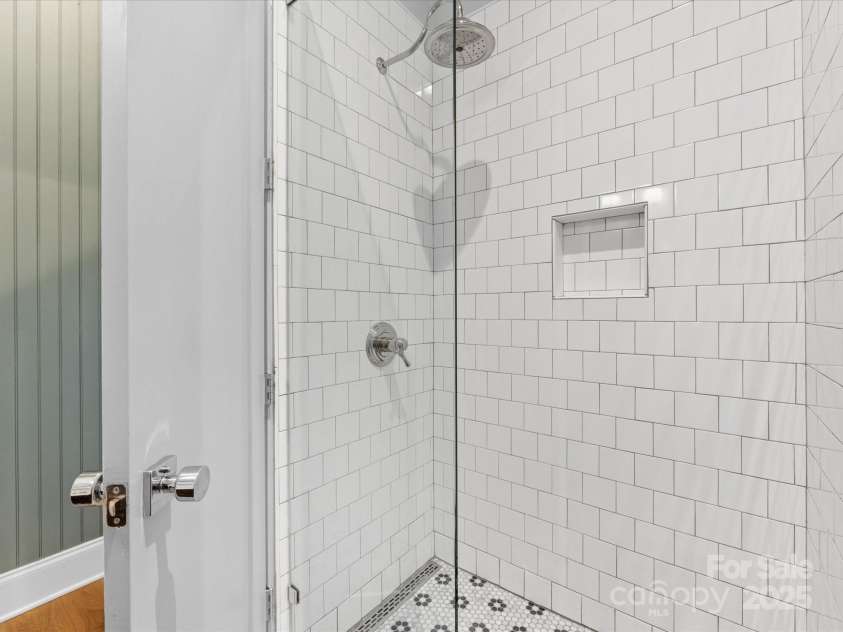 1614 Brook Road, Charlotte, NC 28205.  MLS# CAR4250805, YatesRealty ID 15823. 