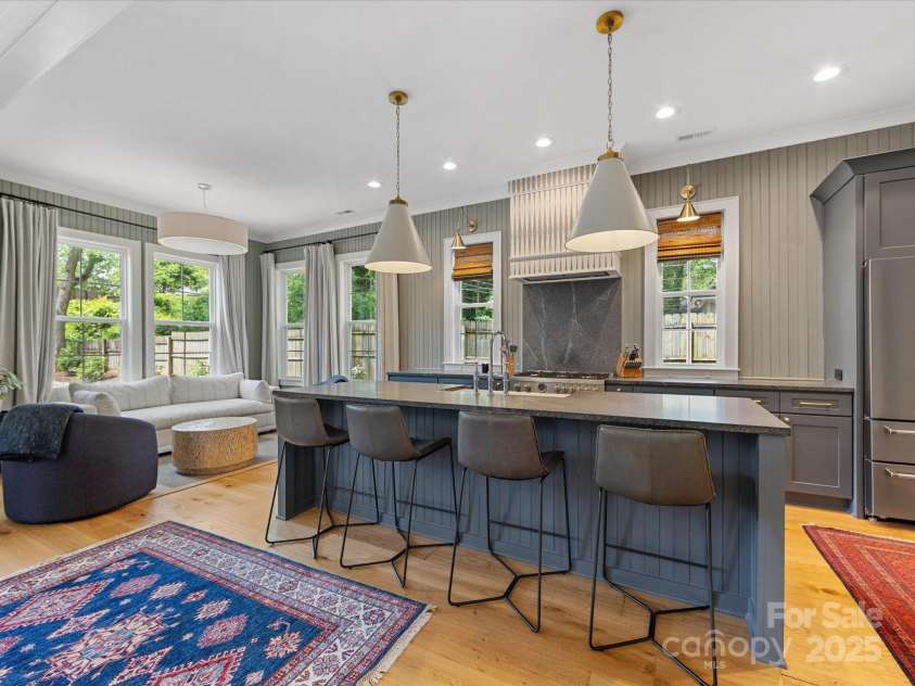 1614 Brook Road, Charlotte, NC 28205.  MLS# CAR4250805, YatesRealty ID 15823. 