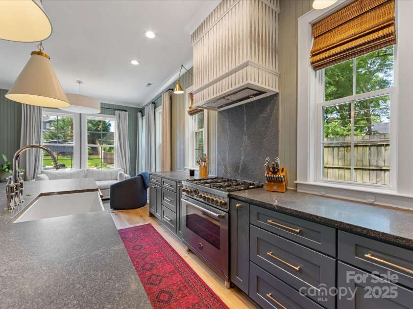 1614 Brook Road, Charlotte, NC 28205.  MLS# CAR4250805, YatesRealty ID 15823. 
