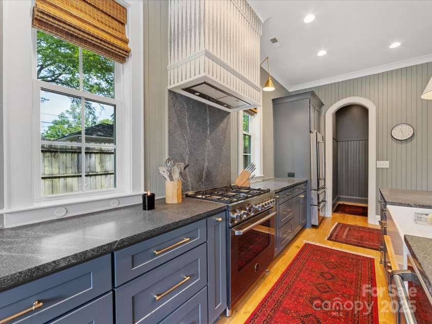 1614 Brook Road, Charlotte, NC 28205.  MLS# CAR4250805, YatesRealty ID 15823. 