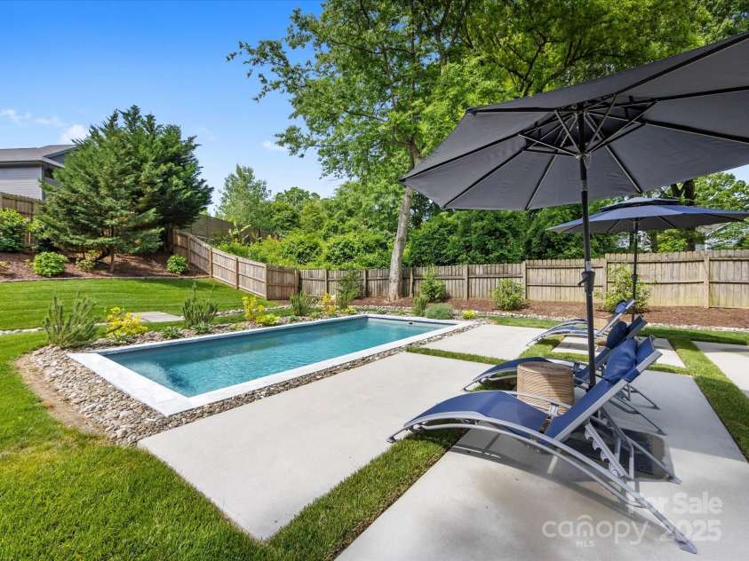 1614 Brook Road, Charlotte, NC 28205.  MLS# CAR4250805, YatesRealty ID 15823. 