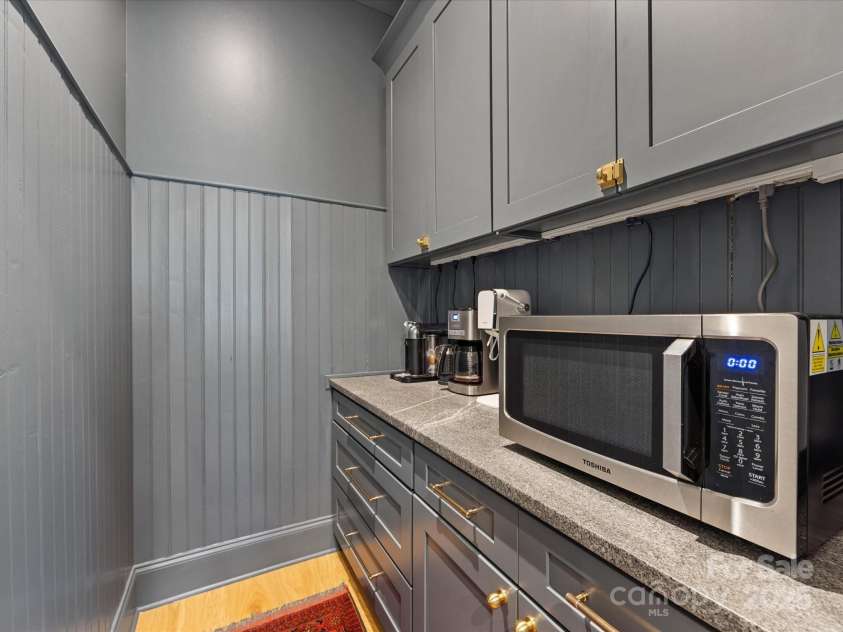 1614 Brook Road, Charlotte, NC 28205.  MLS# CAR4250805, YatesRealty ID 15823. Butlers Pantry