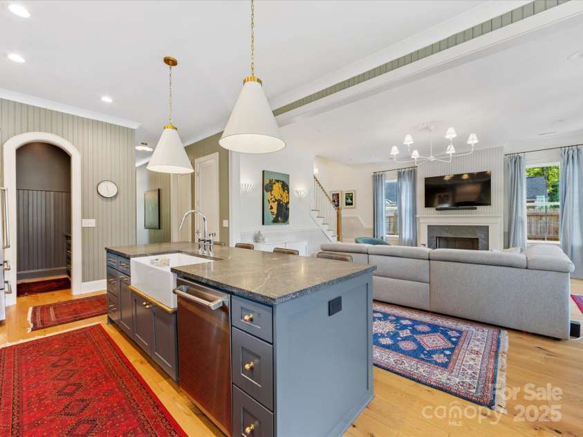 1614 Brook Road, Charlotte, NC 28205.  MLS# CAR4250805, YatesRealty ID 15823. Open Floorplan
