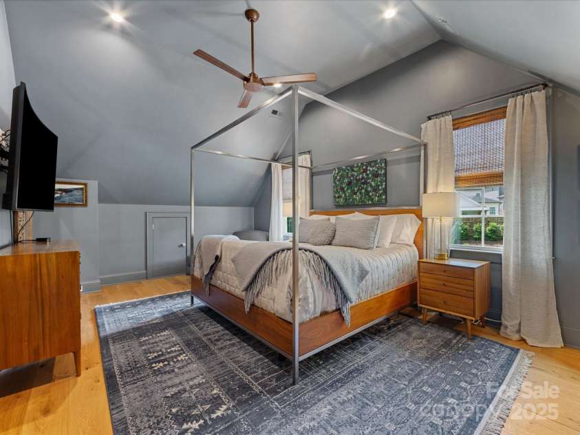 1614 Brook Road, Charlotte, NC 28205.  MLS# CAR4250805, YatesRealty ID 15823. Primary Bedroom