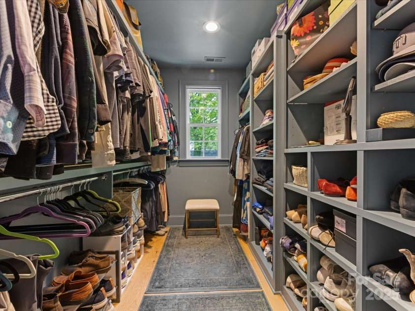 1614 Brook Road, Charlotte, NC 28205.  MLS# CAR4250805, YatesRealty ID 15823. Primary Closet