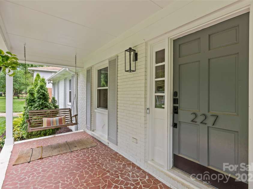 227 Wingrave Drive, Charlotte, NC 28270.  MLS# CAR4264332, YatesRealty ID 15824. 