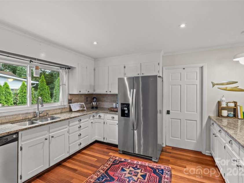 227 Wingrave Drive, Charlotte, NC 28270.  MLS# CAR4264332, YatesRealty ID 15824. 