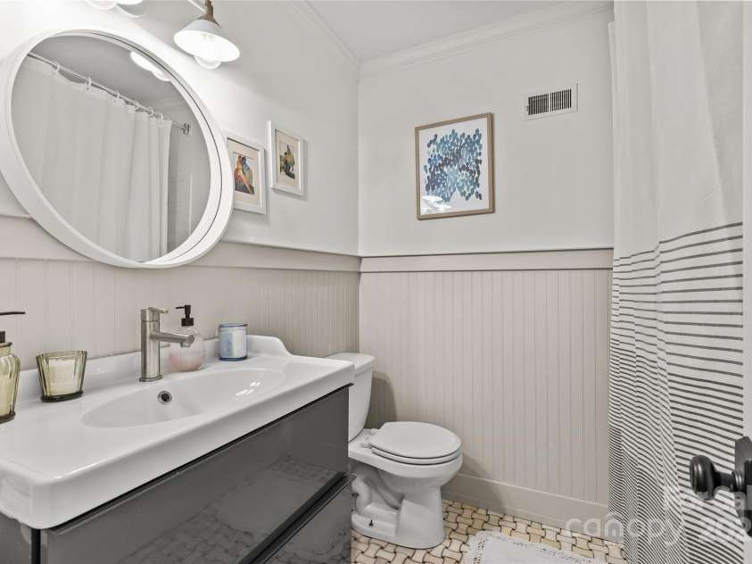 227 Wingrave Drive, Charlotte, NC 28270.  MLS# CAR4264332, YatesRealty ID 15824. 