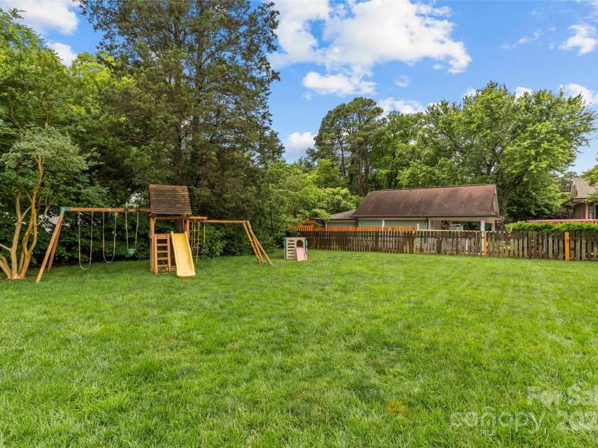 227 Wingrave Drive, Charlotte, NC 28270.  MLS# CAR4264332, YatesRealty ID 15824. 