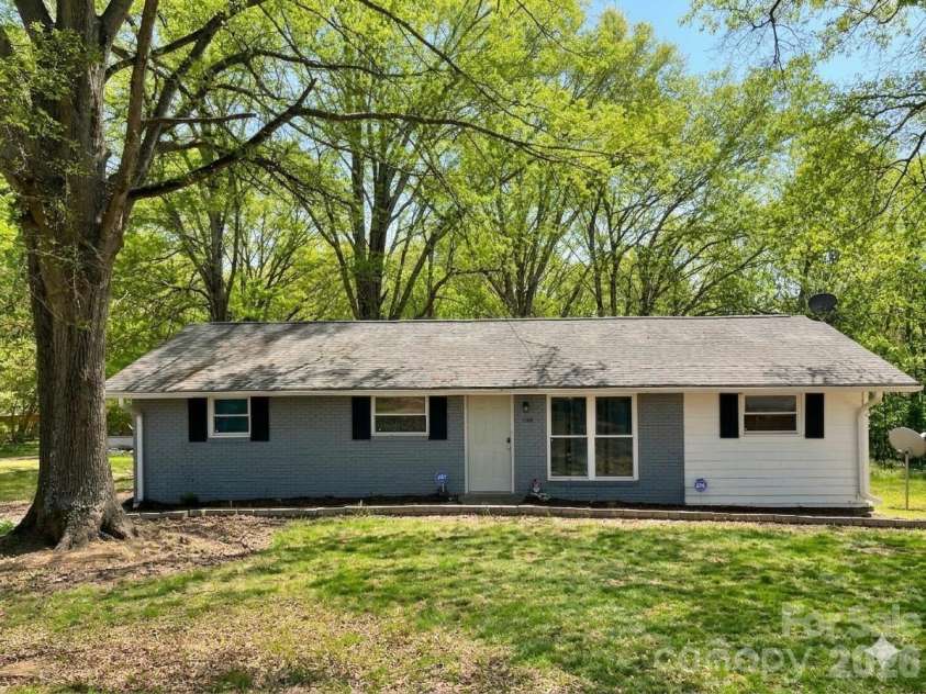 108 York Park Street, York, SC 29745.  MLS# CAR4371315, YatesRealty ID 15825. 
